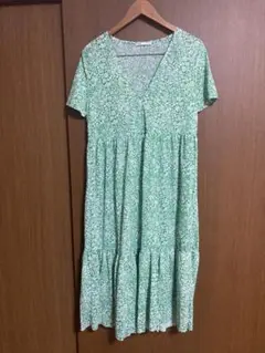 ZARA グリーン フラワープリント 半袖ワンピース