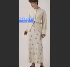 【新品未使用タグ付】M_ リサイクルポリエステルサテン生地刺繍　サテンスカート
