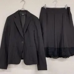 DKNY ダナキャラン　ストライプセットアップスーツ　レースフレアスカート