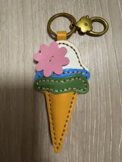 アイスクリーム型レザーキーリング　ハンドメイド