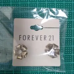 FOREVER 21/ピアス/お花/未使用①