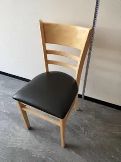 木製スラットバックダイニングチェア