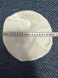 白色の給食帽子