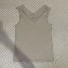 ベージュ レース付き タンクトップ