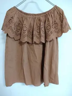 テチチテラスの茶色のブラウス