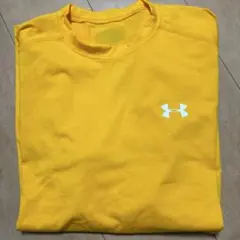 Under Armour イエロー シャツ