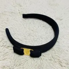 Salvatore Ferragamo カチューシャ ヴァラリボン ゴール金具
