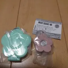 MARY QUANT ミニチュアフラワーアクセサリー 2個　ガチャガチャ