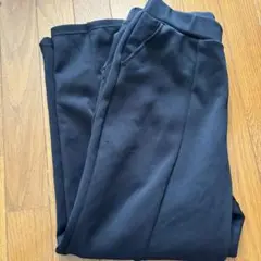 黒 スラックス