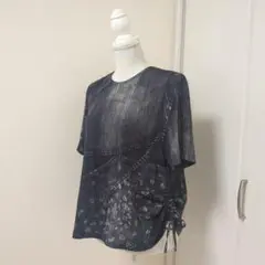 Hitoshi Tamura ネイビー系デニム風 花柄プリント カットソー 半袖