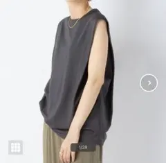 ノースリーブ トップス チャコールグレー　ノースリーブ　タック