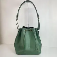 LOUIS VUITTON エピ プチノエ ショルダーバッグ ボルネオグリーン