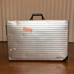 日本で唯一のリモワRIMOWAのスーツケース専門店です。東京都