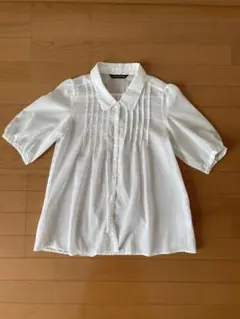 ホワイト プリーツ半袖シャツ