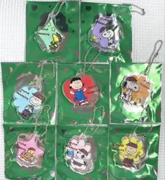 Joyfull×PEANUTSコラボ スヌーピー アクリルキーホルダー 8種類