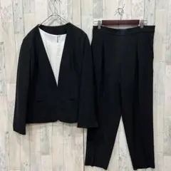 plumerie ３点セットスーツ　ノーカラー　ジャケット　パンツ　ワーママ