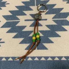 ホワイトハーツビーズ　キーホルダー　コンチョ