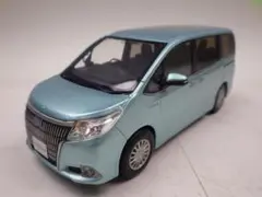 新品　TOYOTA　エスクァイア　サンプルカー　　箱付き　後期モデル　非売品 Amazon | 1/30 トヨタ 新型エスクァイア Esquire 後期