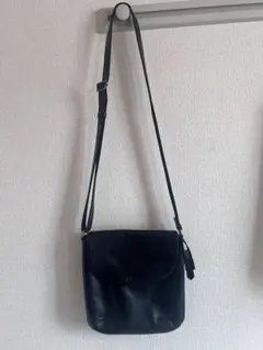黒 レザー ショルダーバッグ