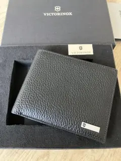 新品　ビクトリノックス　二つ折り財布　小銭入れ無し