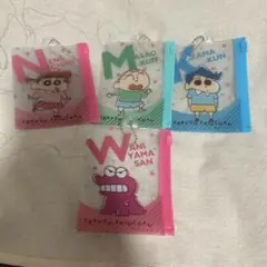 ダイソー　クレヨンしんちゃん　ファスナーケース　4点