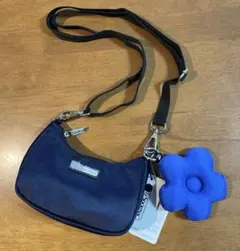 【新品】LeSportsac ミニショルダーバッグ　フラワーチャーム付き