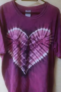 パープル ハートタイダイ TシャツGILDAN