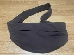 UNIQLO U ボディバッグ　こげ茶　タイムセール中！