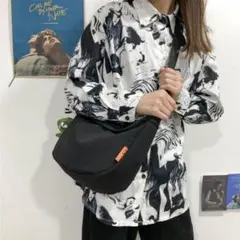 ショルダーバッグ　レディース　メンズ　斜めがけ　大容量　ブラック　軽量　帆布　鞄