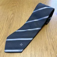 セリーヌ　シルバーのストライプネクタイ