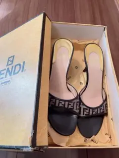 FENDIサンダル23センチくらい美品
