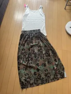即購入不可。タンクトップとさスカート セット出品。