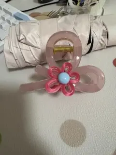 花モチーフのピンクシュシュ