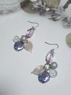 ニッケルフリーフックピアス　(大きめ)　アクリルカット&バロックパール(樹脂)