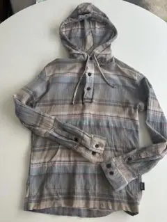 patagonia メンズ XS フード付きパーカー