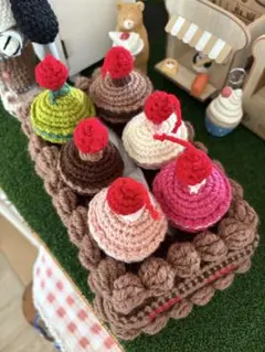 ♡ハンドメイド♡チョコレートマカロンケーキ ティッシュケースあみぐるみ