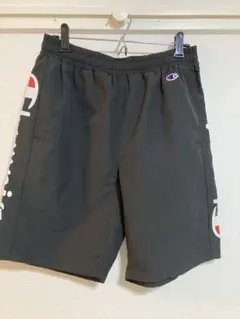 Champion ブラック ハーフパンツ ロゴ入り