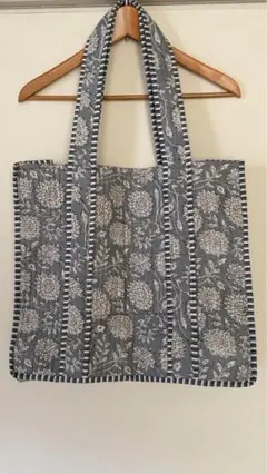 ブロックプリントキルト　リバーシブルキルトトートバッグ グレー系L