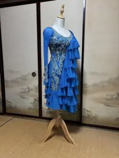 ラテン　ブルーの綺麗なドレス