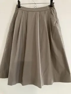 ユニクロ　ドライストレッチタックスカート