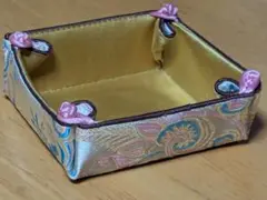 香港土産!　軽量小物入れ　インテリア鮮やかなブルーイエローピンク　カルトナージュ