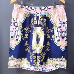 【新品未使用】男女兼用　メンズ　レディース　ハーフパンツ　バロック柄　①