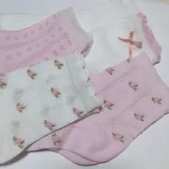 キッズ靴下　花柄やリボン付など５足セット