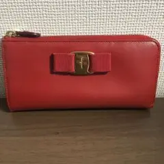 YU☆様専用人気 サルヴァトーレフェラガモ サフィアーノレザー ヴァラ 長財布