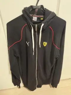 Puma フェラーリロゴ付き ブラックパーカー