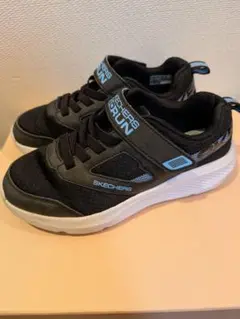 SKECHERS スケッチャーズスニーカー　22cm