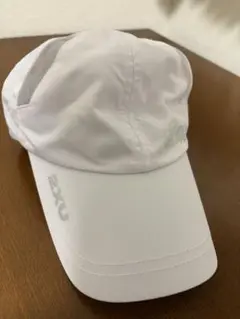 未使用　2XU CAP WHITE 白　ランニングキャップ