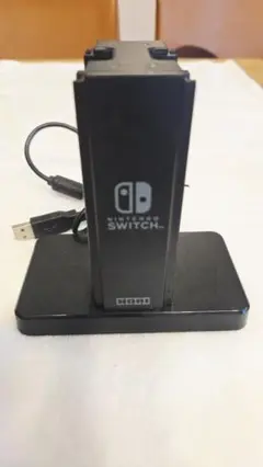 【美品】Nintendo ジョイコン充電器　4台充電　Switch