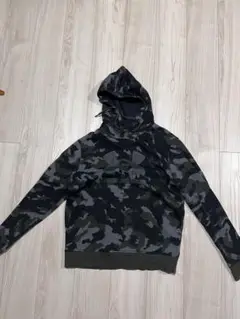 UNDER ARMOUR 迷彩フード付きパーカー Mサイズ