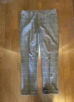 THE SUIT COMPANY